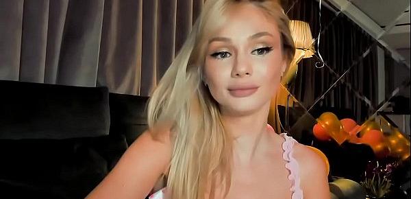  Hottest Girl In The Cam Community